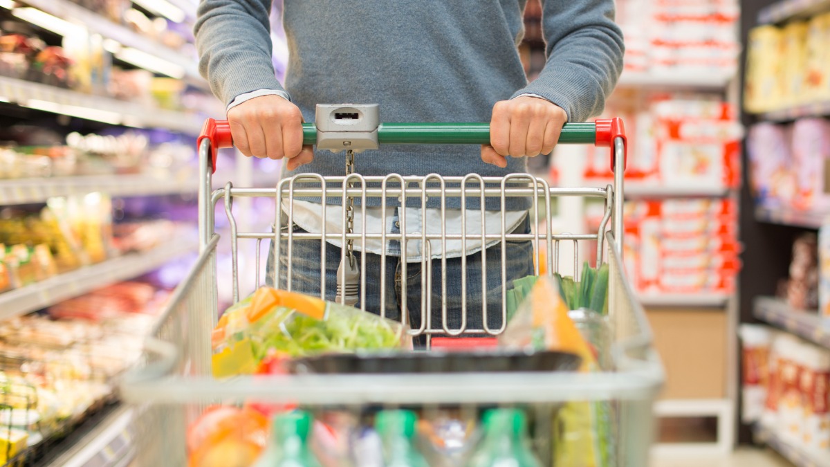 winkelkar in de supermarkt
