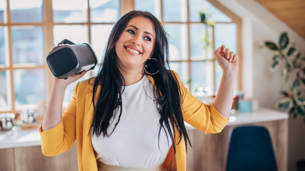 Dansen op muziek met een draadloze speaker