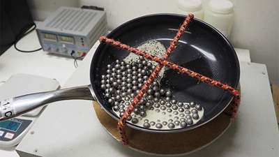 Hoe wij antikleefpannen testen