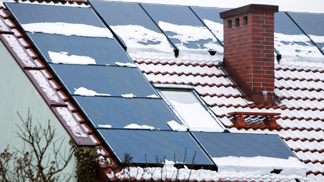 wat doen met sneeuw op zonnepanelen?