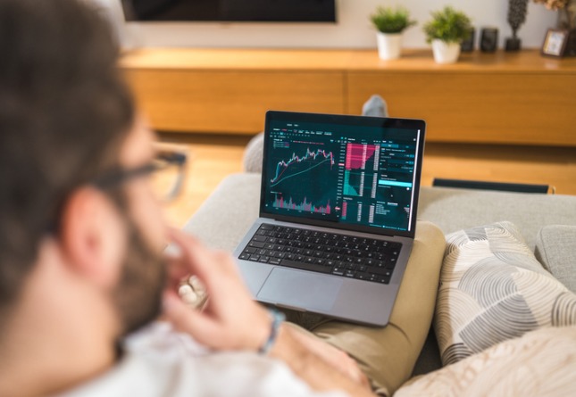 Hoe kies je een platform als beginnende belegger op de beurs?