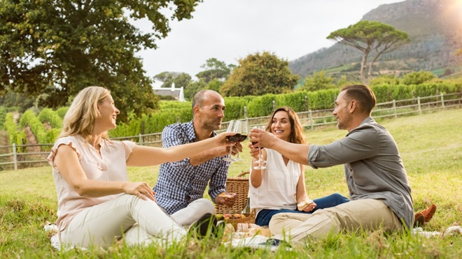 bag-in-box wijn op een zomerse picknick