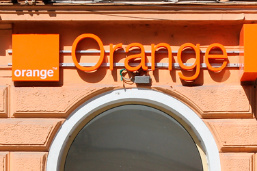 Is het nog interessant om te beleggen in het beursgenoteerde aandeel van de telecomoperator Orange dat zijn doelstellingen bevestigt na de bekendmaking van de kwartaalresultaten?
