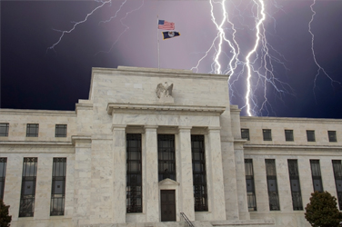 Donald Trump en Jerome Powell botsen over het Amerikaanse monetaire beleid: gevolgen voor de financiële markten en beleggers.